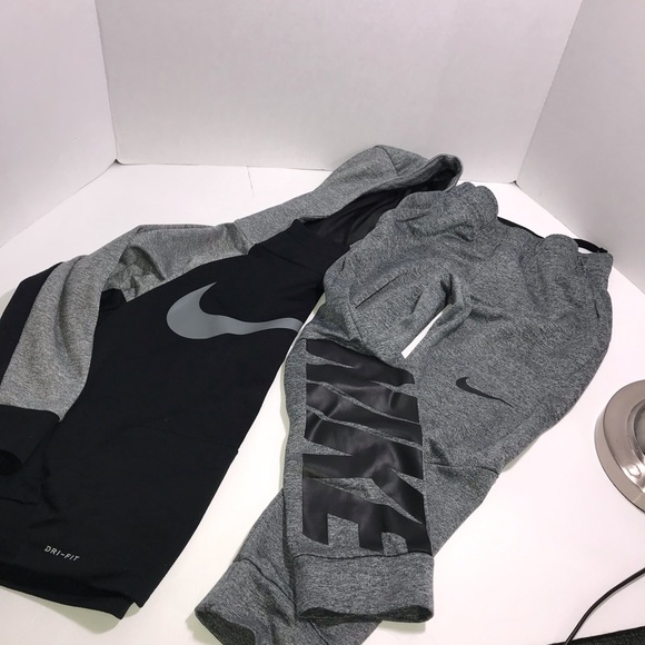 Nike Dri Fit hoodie and sweatpants - Picture 4 of 6